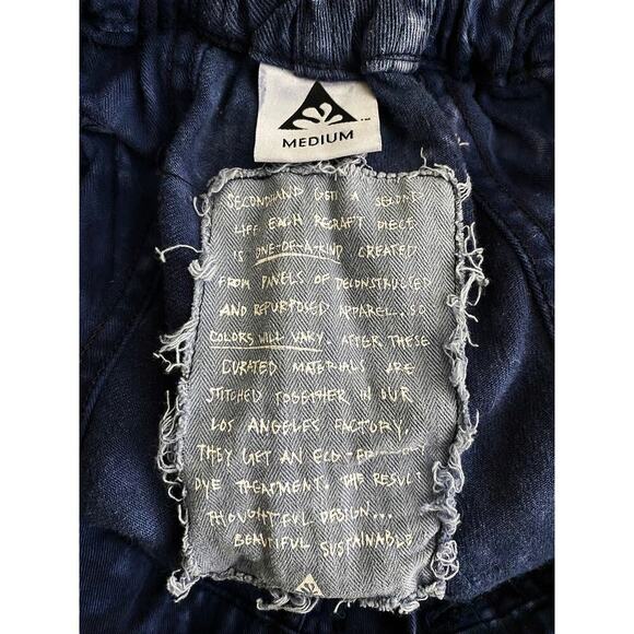 Wasted Co Mens Blue Bubble Pocket Short Made From Recycled Fabric One Of A Kind - Picture 6 of 7